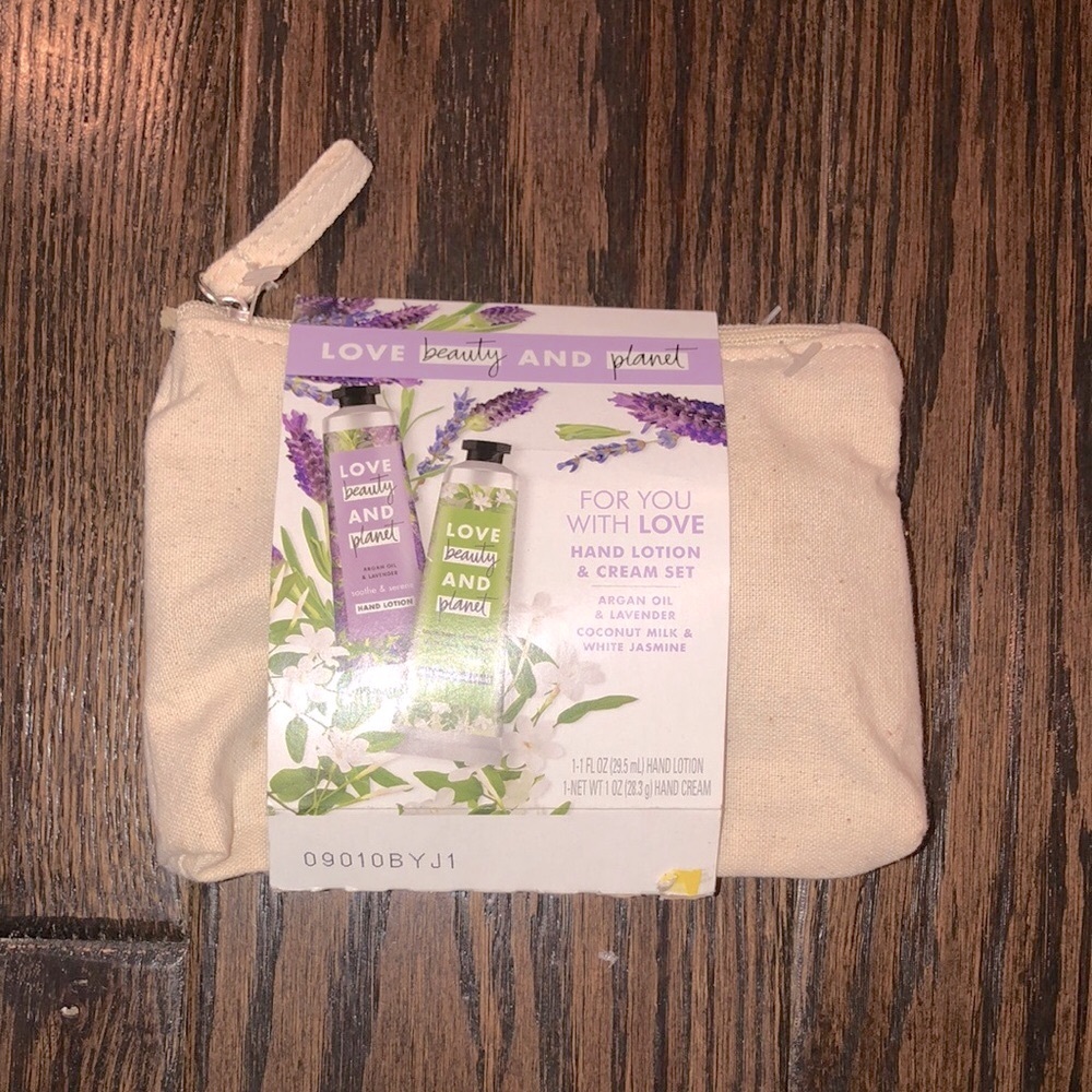 Love beauty and planet beauty bag hand lotion and cream set new